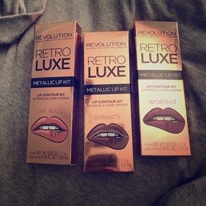 Makeup Revolution Metallic Lips Kits